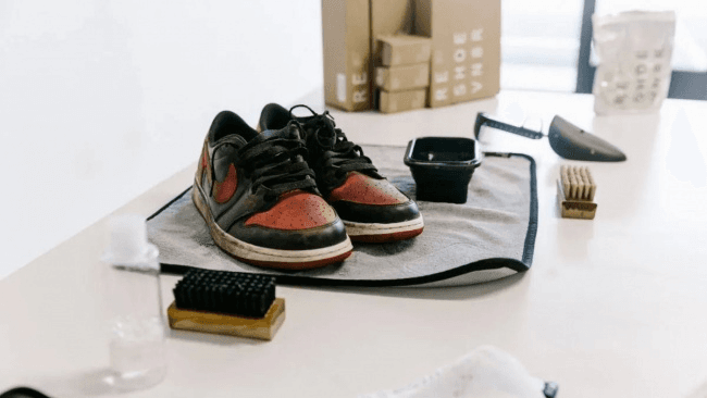 Cách vệ sinh miếng lót giày hiệu quả ngay tại nhà